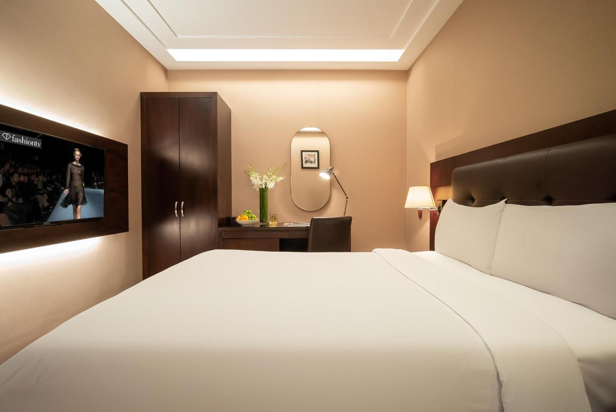 Nhat Ha L’opera Khách sạn 4*